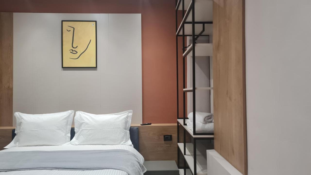 Tam Serviced Studio Apartments Next To Blloku ティラナ エクステリア 写真
