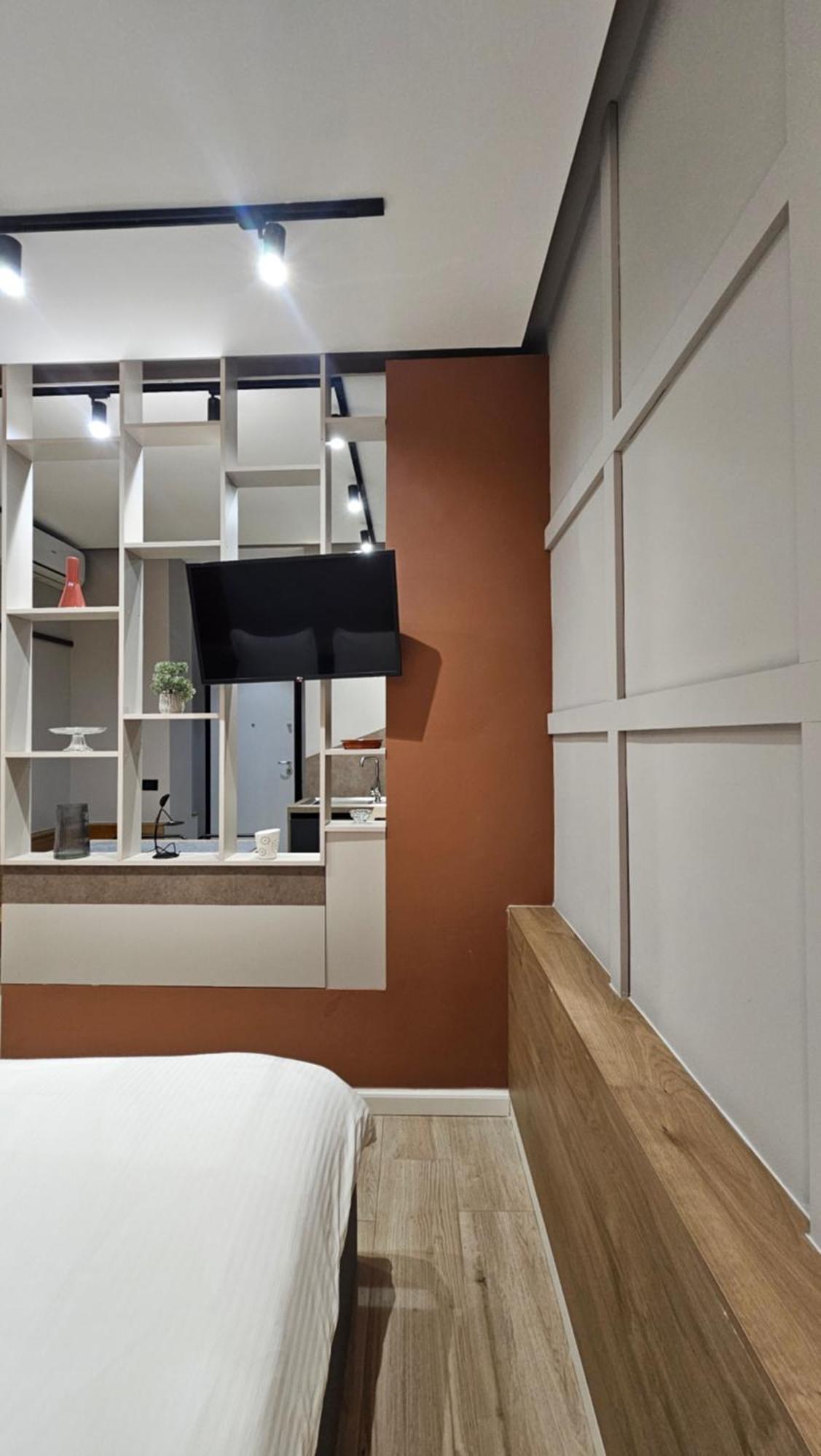 Tam Center Studio Apartment Next To Blloku No2 ティラナ エクステリア 写真
