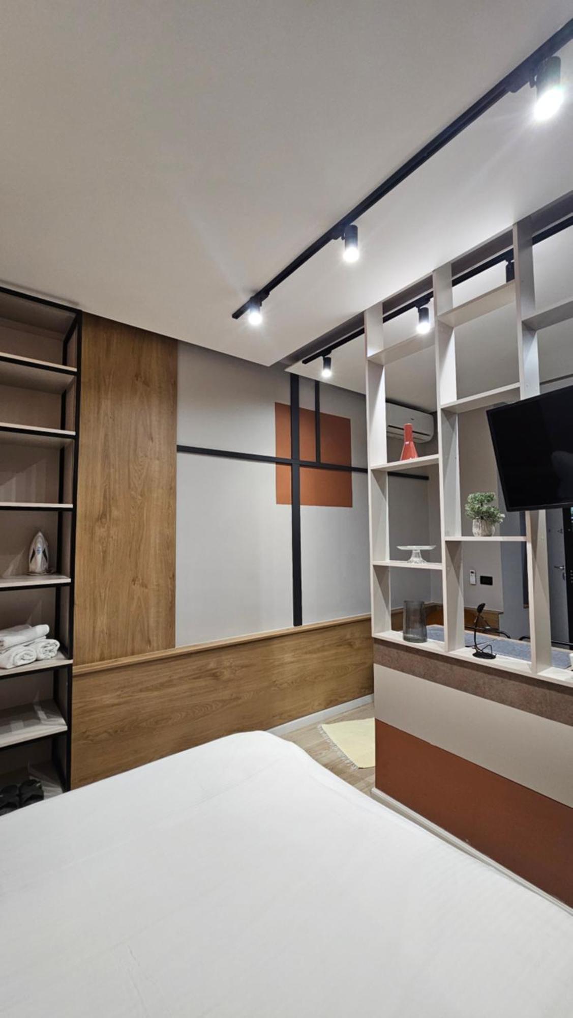 Tam Serviced Studio Apartments Next To Blloku ティラナ エクステリア 写真