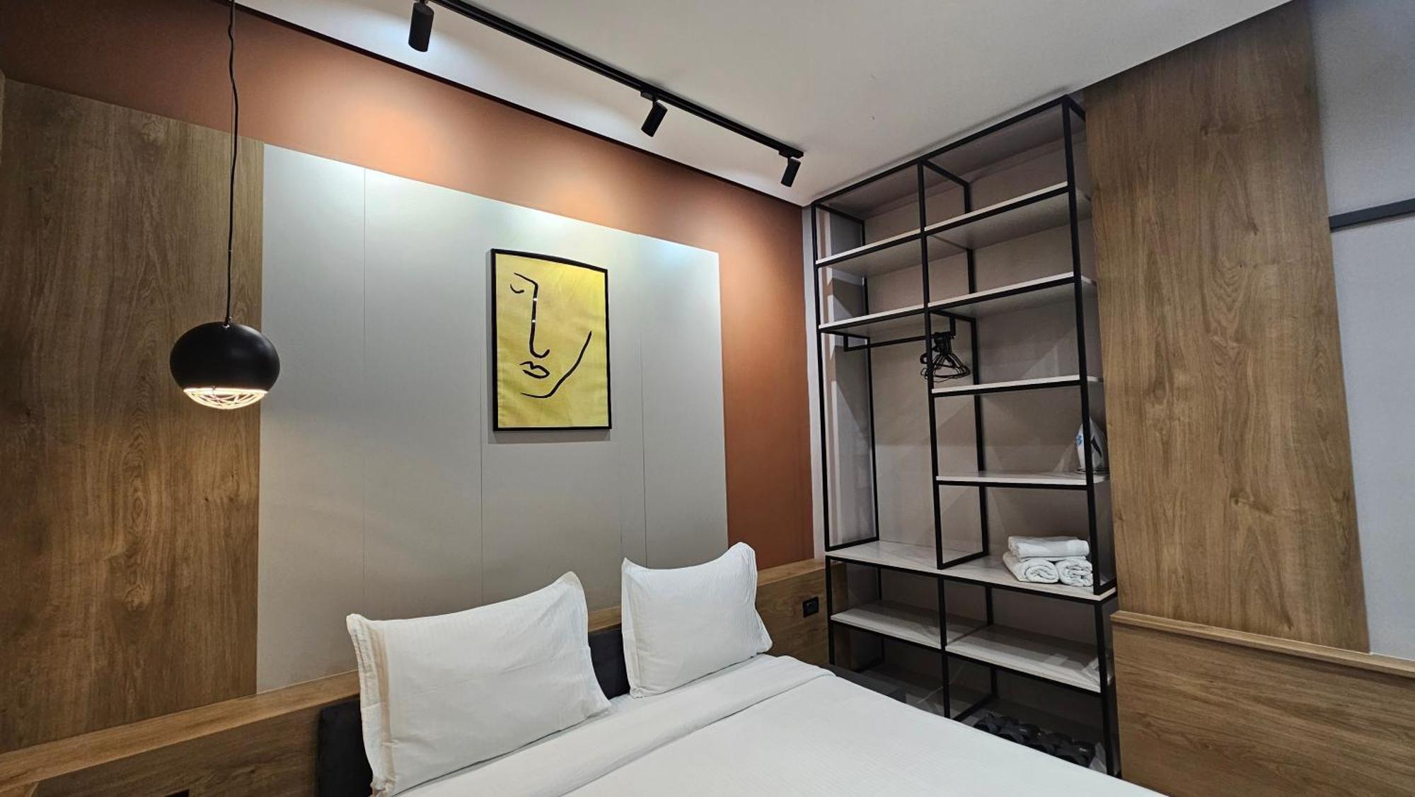 Tam Serviced Studio Apartments Next To Blloku ティラナ エクステリア 写真