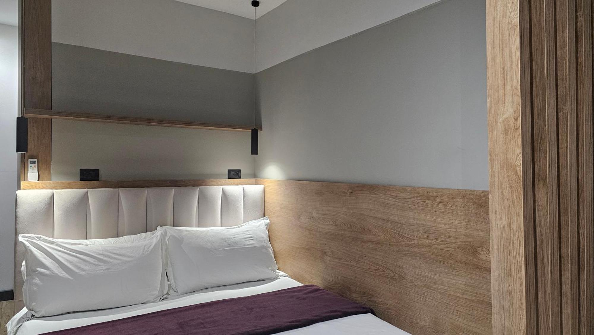 Tam Center Studio Apartment Next To Blloku No2 ティラナ エクステリア 写真