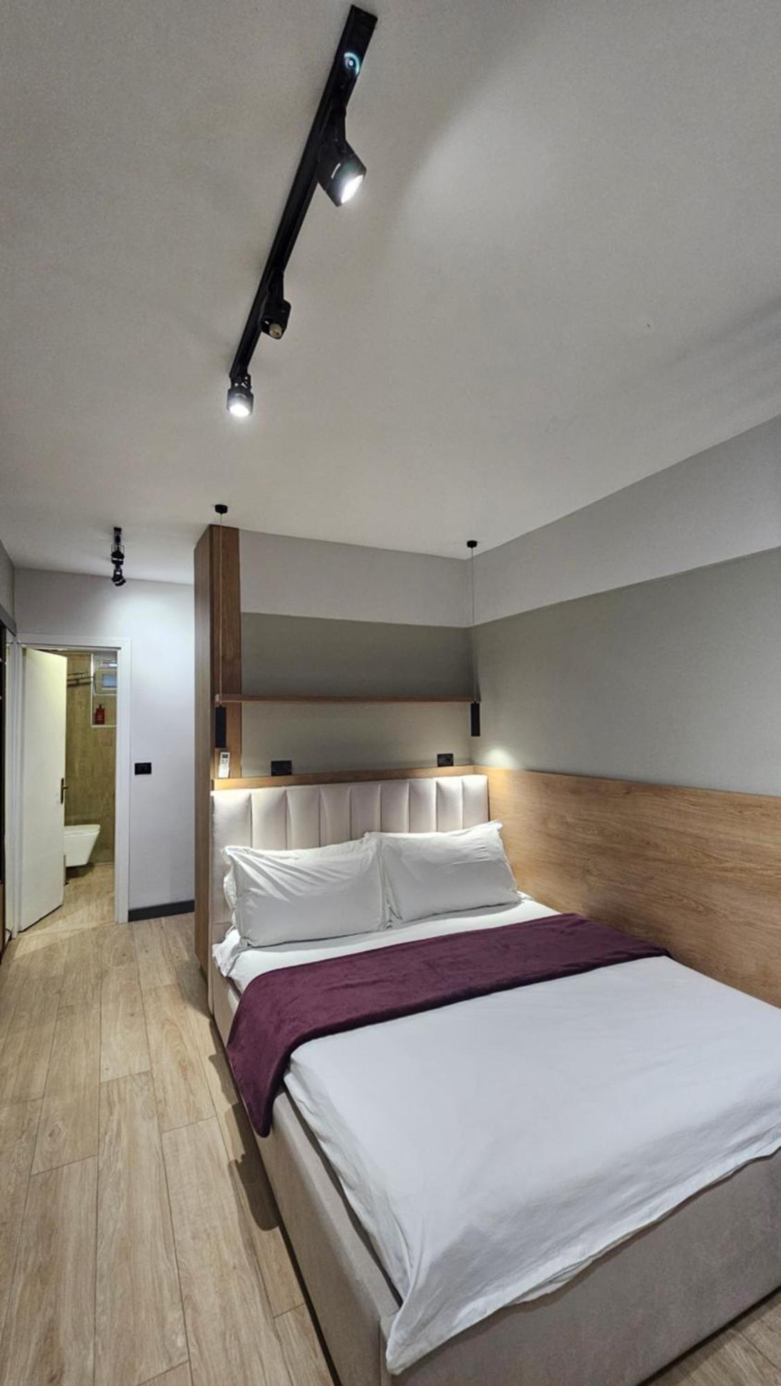 Tam Serviced Studio Apartments Next To Blloku ティラナ エクステリア 写真
