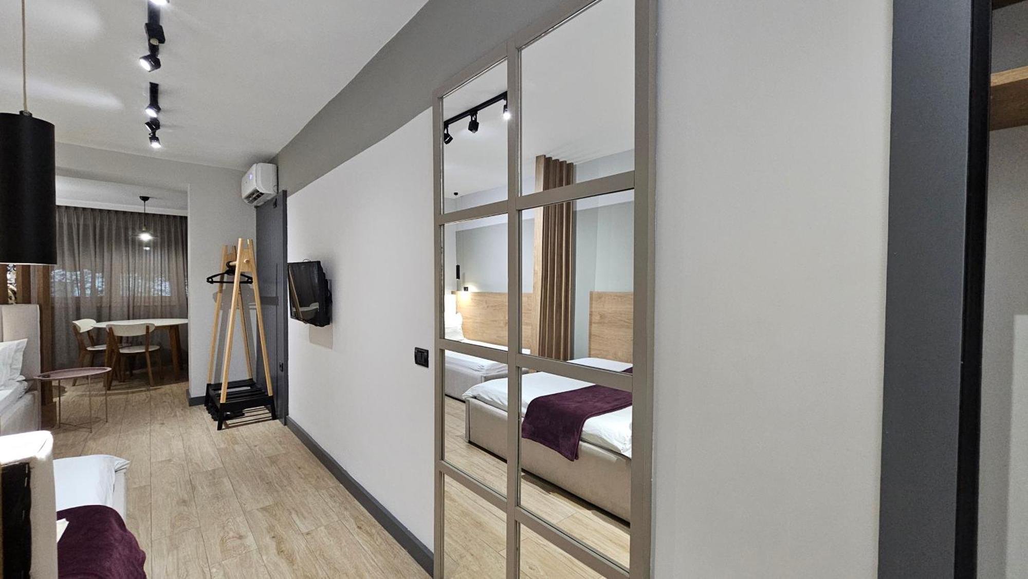 Tam Serviced Studio Apartments Next To Blloku ティラナ エクステリア 写真