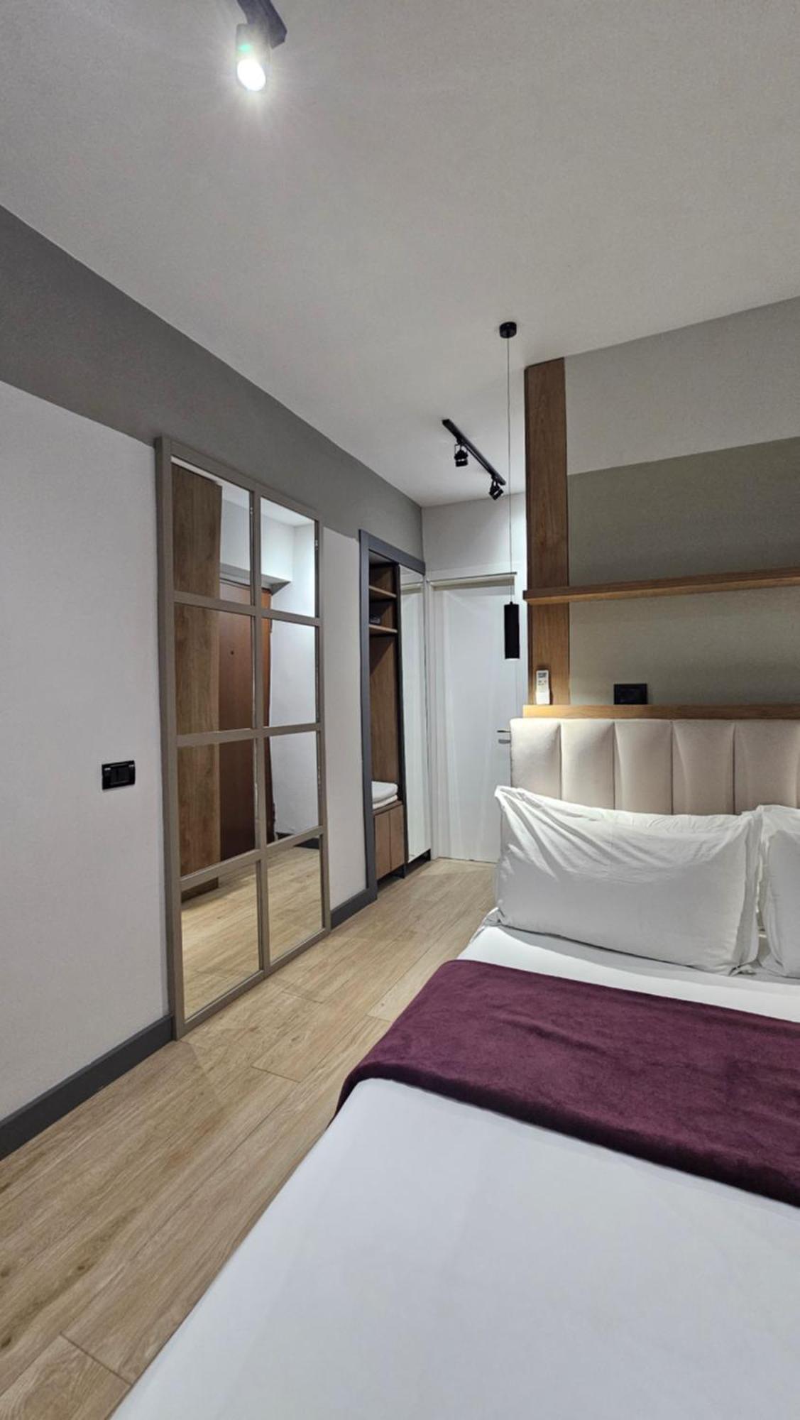 Tam Serviced Studio Apartments Next To Blloku ティラナ エクステリア 写真