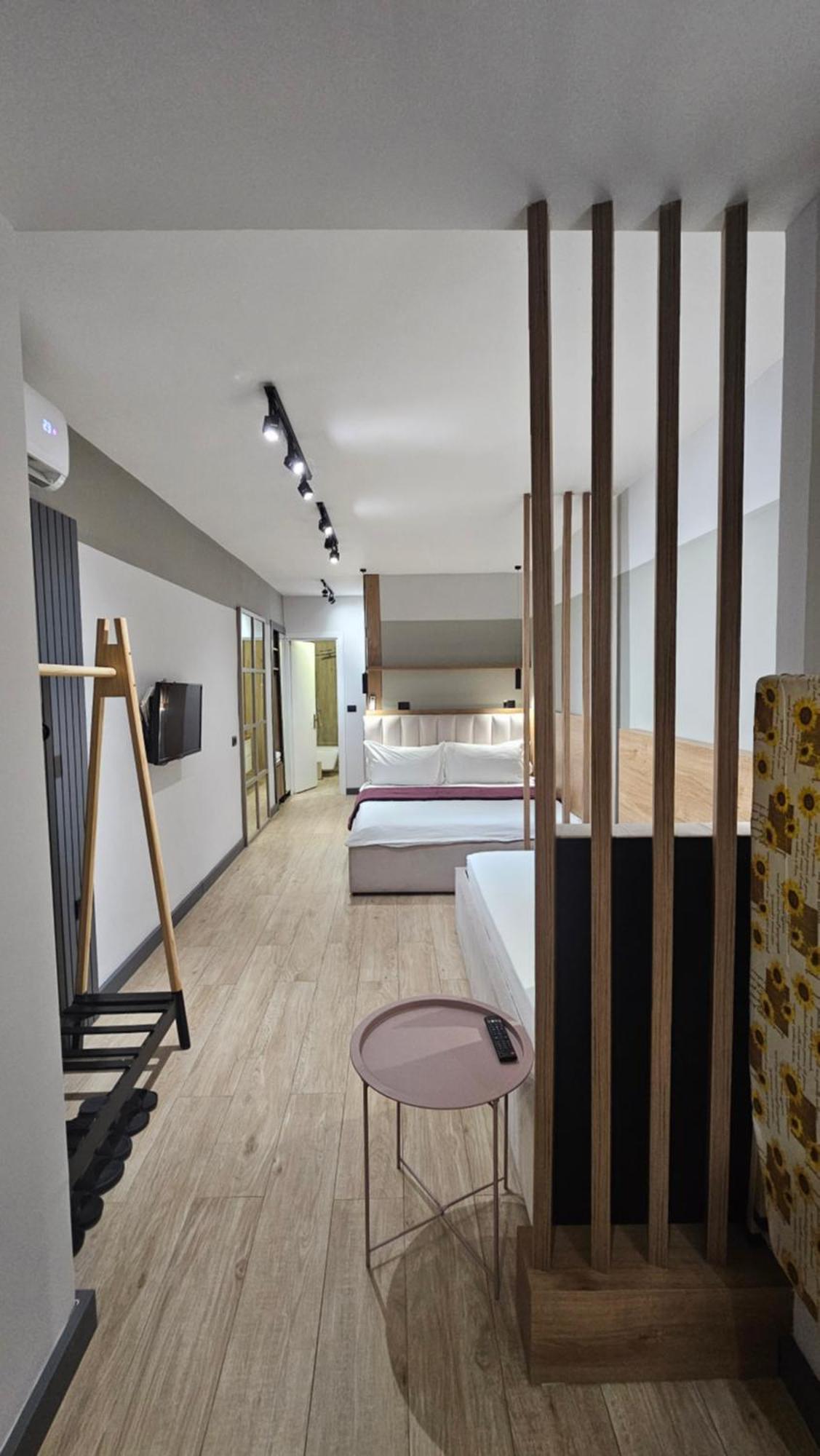Tam Serviced Studio Apartments Next To Blloku ティラナ エクステリア 写真