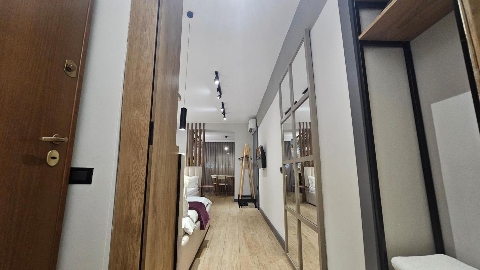 Tam Serviced Studio Apartments Next To Blloku ティラナ エクステリア 写真