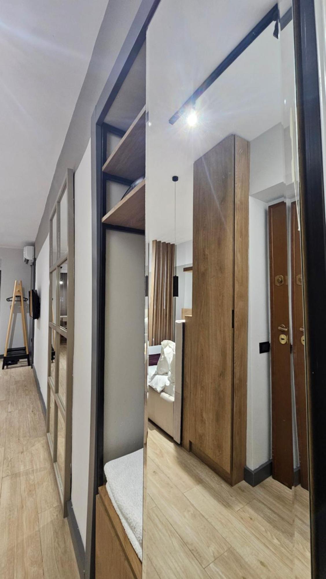 Tam Center Studio Apartment Next To Blloku No2 ティラナ エクステリア 写真