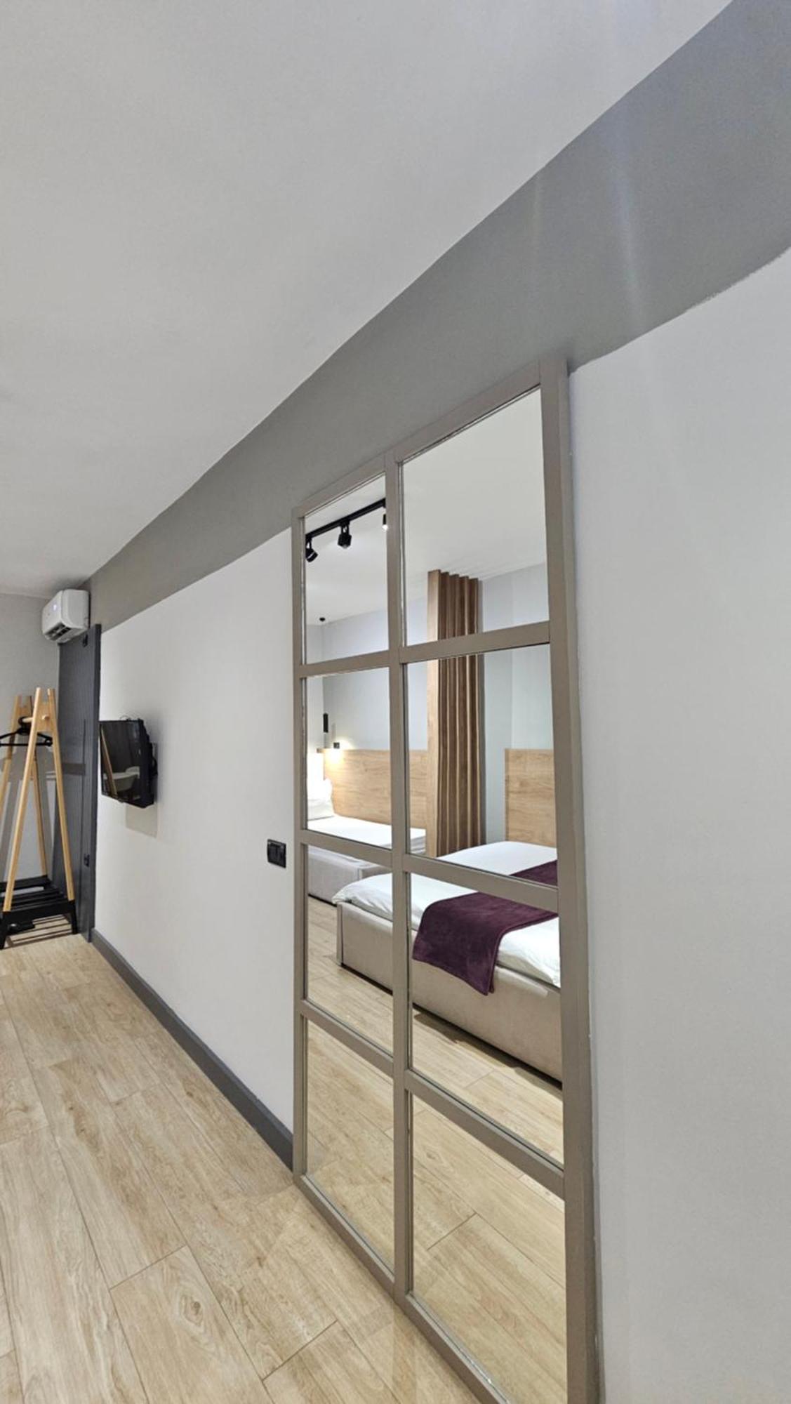 Tam Serviced Studio Apartments Next To Blloku ティラナ エクステリア 写真