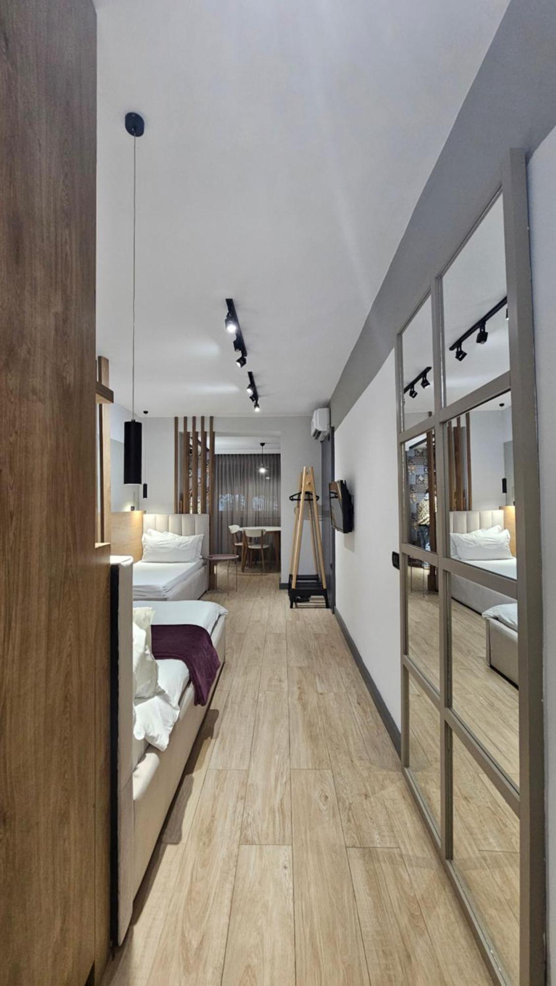Tam Serviced Studio Apartments Next To Blloku ティラナ エクステリア 写真